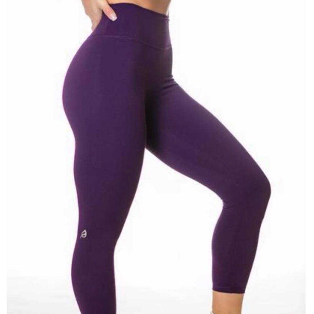 EUC P’tula Taylor Leggings Size S Crushed Grape